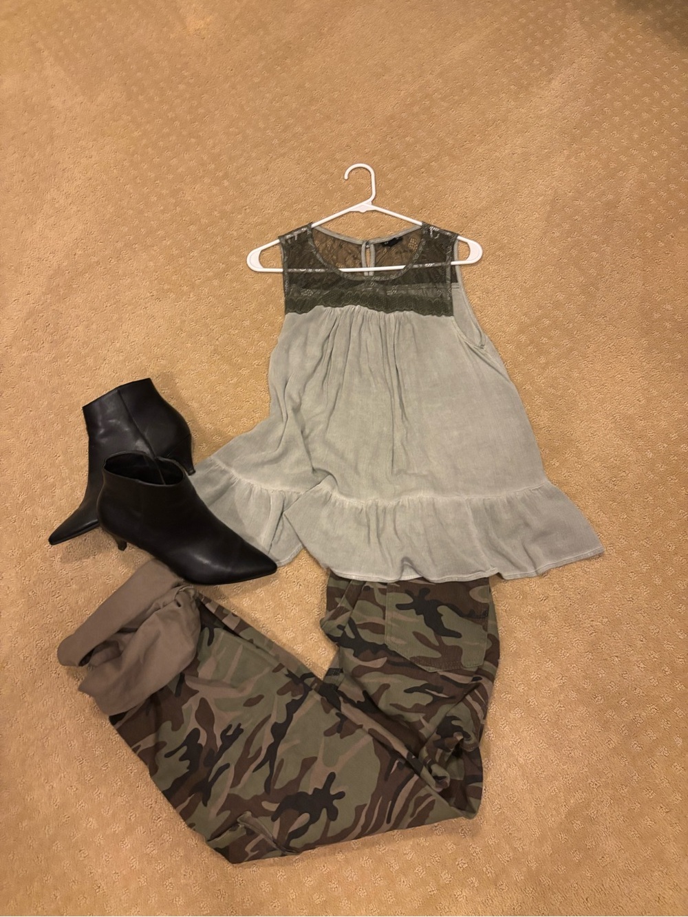 Torrid 00 Gray Lace Babydoll Tunic Top Rayon Boho Gothic Flowy Sleeveless
